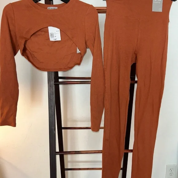 Matching Legging Set - Picture 5 of 5